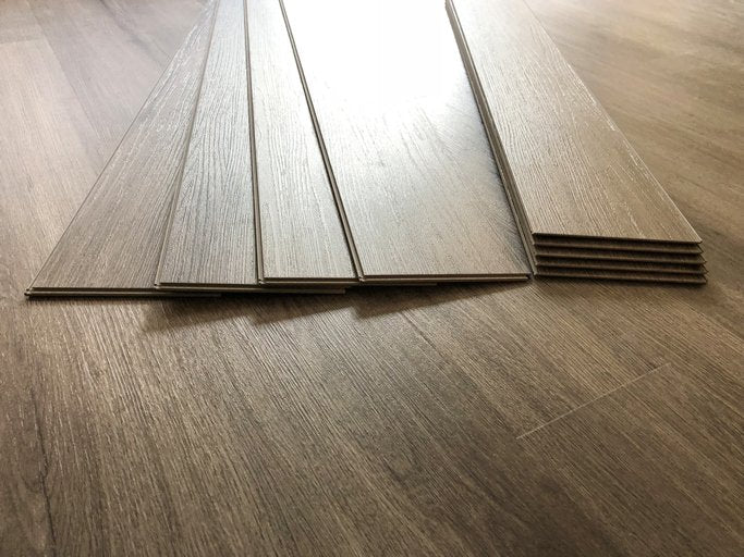 Laminate vs vynil flooring 